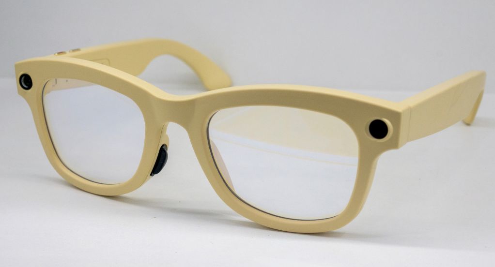 M01 BYM18 — white-label product photo